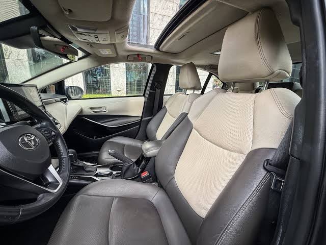 Interior do Toyota Corolla Altis Premium Hybrid